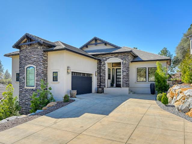 House for sale in Applegate, California