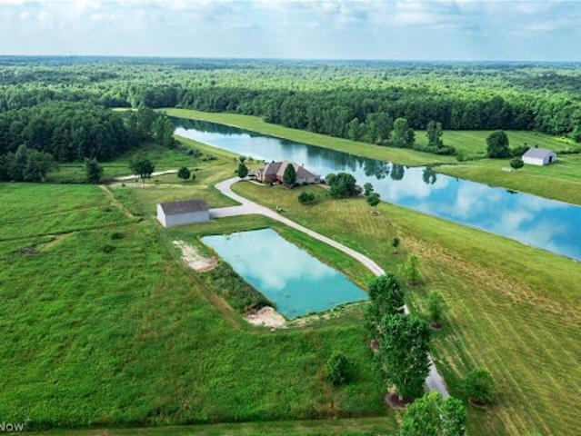 House for sale in Leavittsburg, Ohio