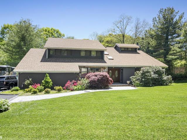 House for sale in Huntington, New York