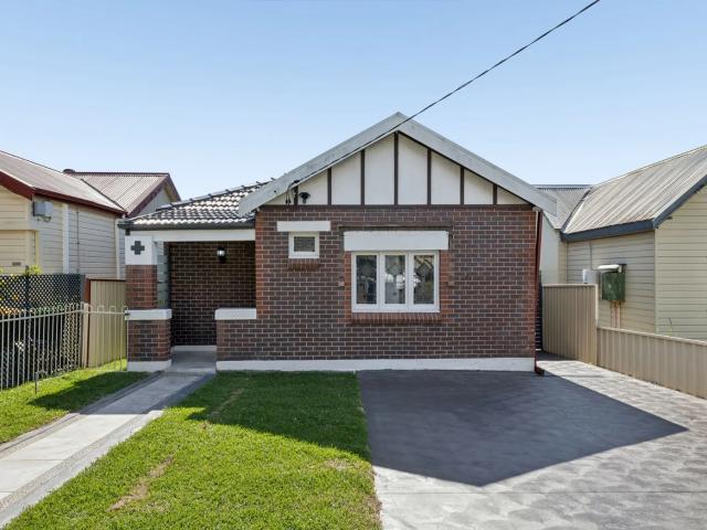 House for rent in Roselands, Sydney