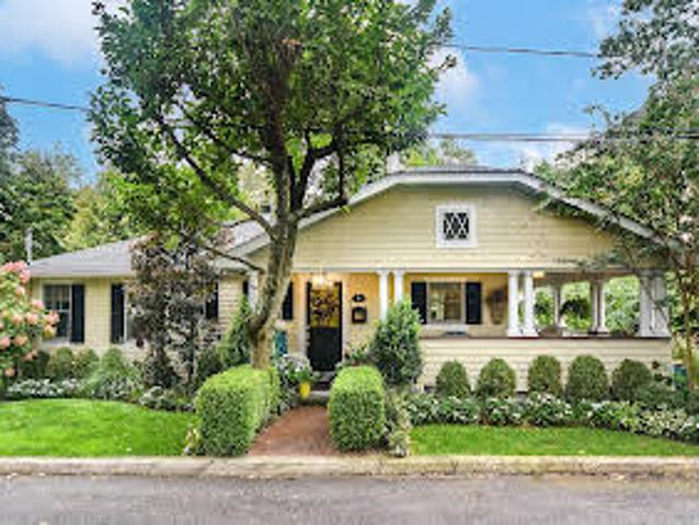 House for sale in Sea Cliff House for sale in Sea Cliff