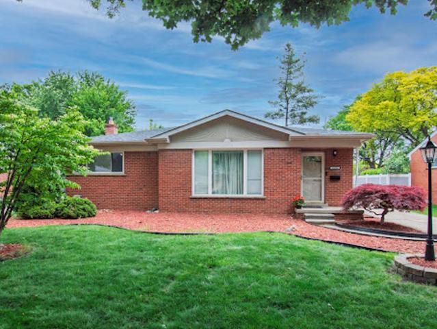 House for sale in Livonia