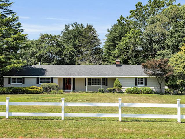 House for sale in Colts Neck