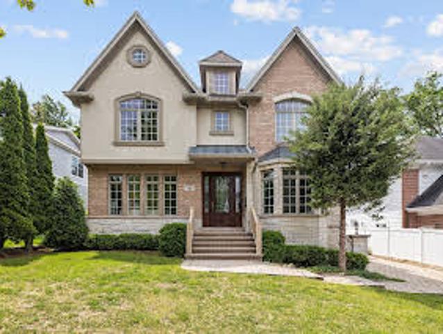 House for sale in Hinsdale