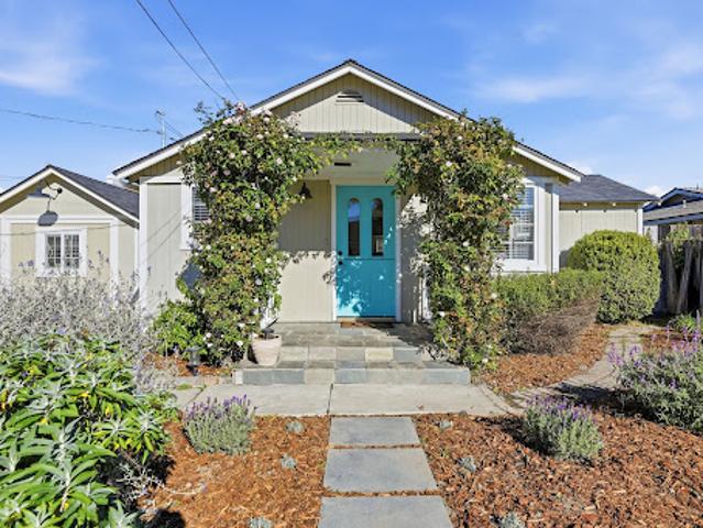 House for sale in Los Alamos, California