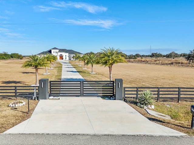 House for sale in Myakka City, Florida