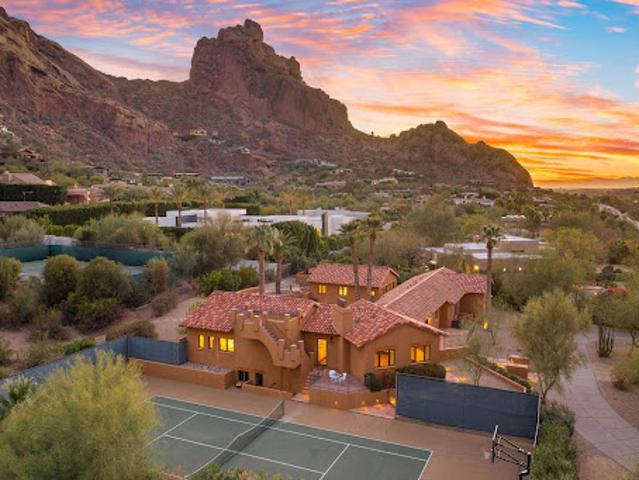 House for sale in Paradise Valley
