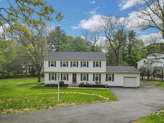 House for sale in Woodcliff Lake, New Jersey
