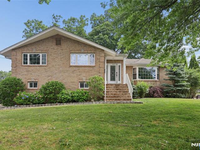 House for sale in Englewood Cliffs, New Jersey