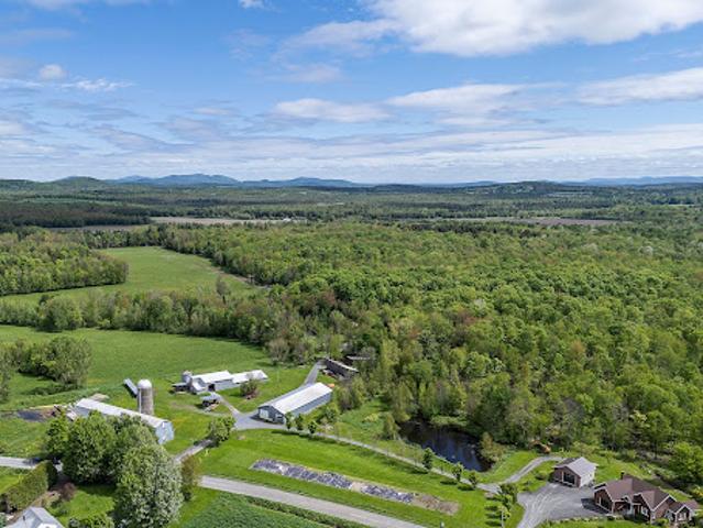 House for sale in Dunham
