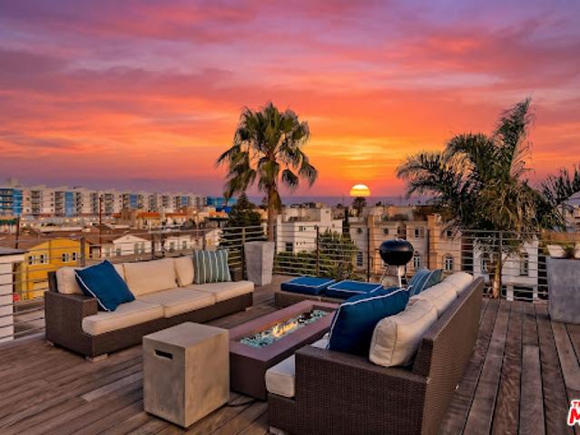 House for sale in Canoga Park, California