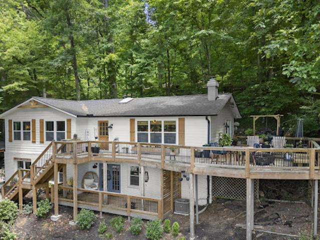 House for sale in Roswell