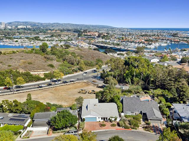 House for sale in Corona Del Mar, California