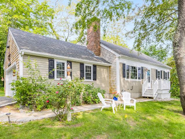 House for sale in Dennis
