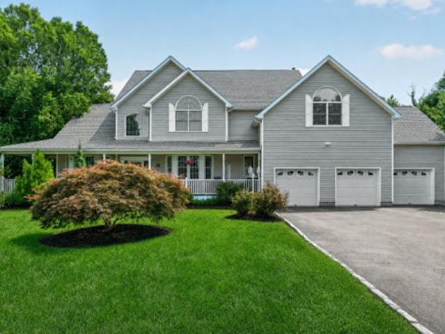House for sale in Holmes, New York
