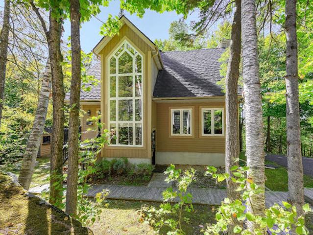 House for sale in Saint-Sauveur, Laurentides