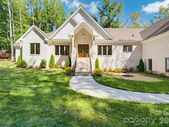 House for sale in Matthews, Mecklenburg County