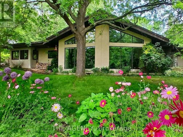 House for sale in Brant Avenue Neighbourhood Group, Guelph