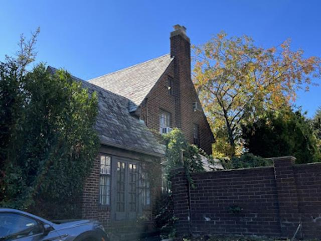 House for sale in Queens, Arverne