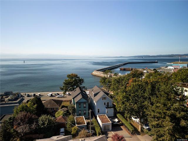House for sale in Victoria, British Columbia