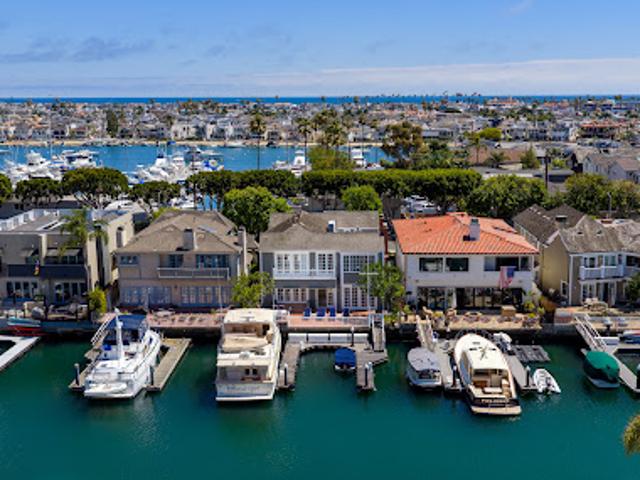 House for sale in Corona Del Mar, California