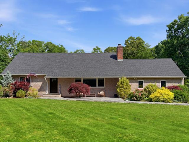 House for sale in Huntington, New York