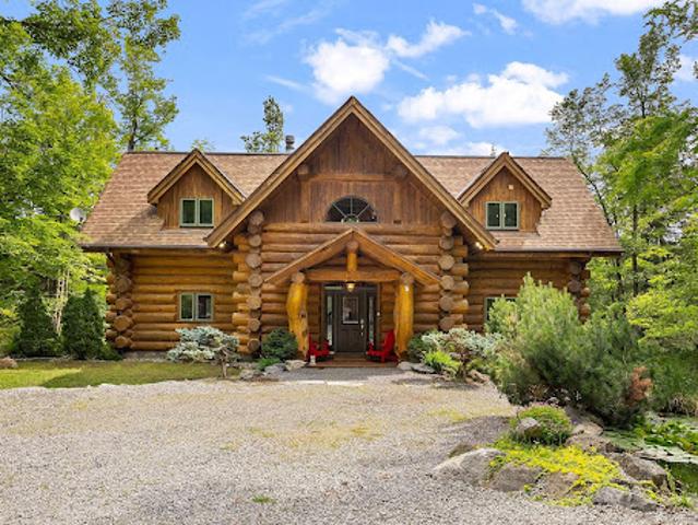 House for sale in Ontario