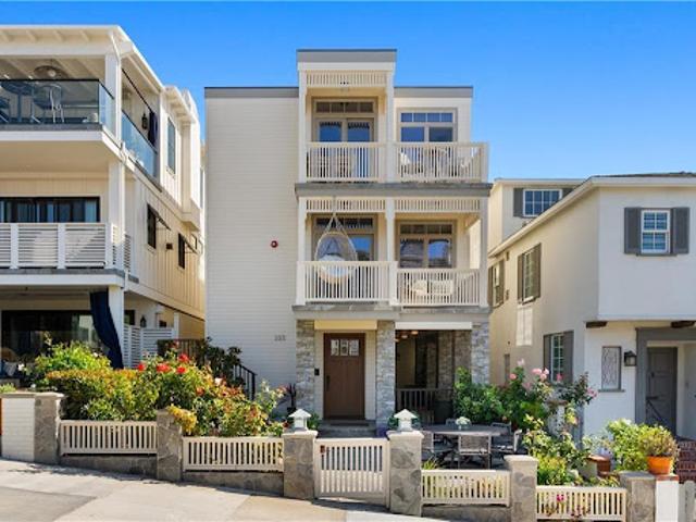 House for sale in Manhattan Beach, California