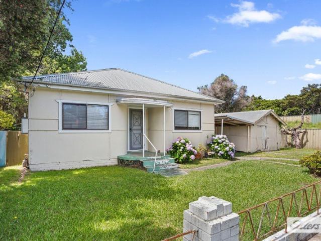 House for rent in Wollongong West, New South Wales