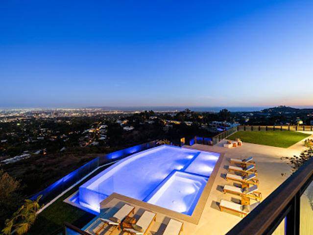 House for sale in Canoga Park, California
