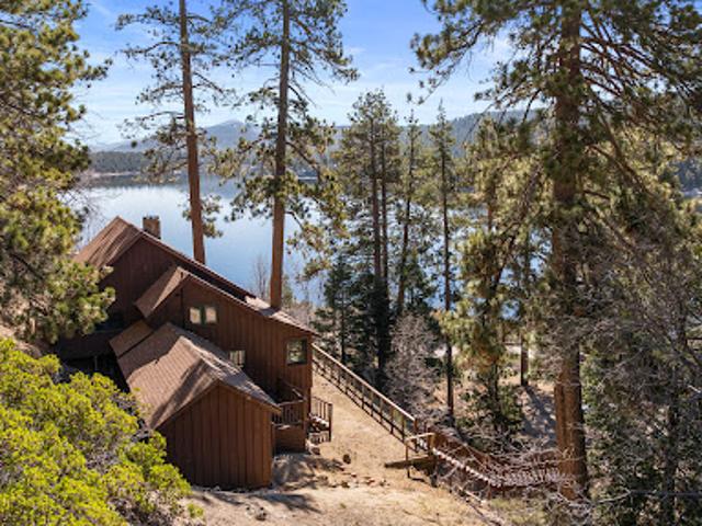 House for sale in Fawnskin, California
