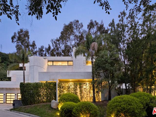 House for sale in Canoga Park, California
