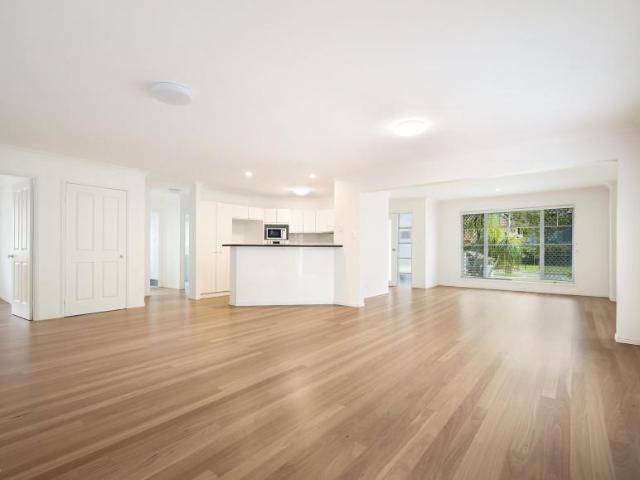 House for sale in Ashmore, Gold Coast City
