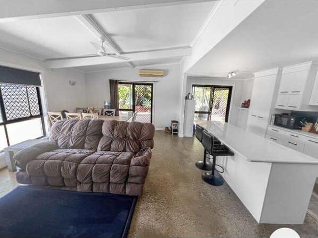 House for sale in Boyne Island