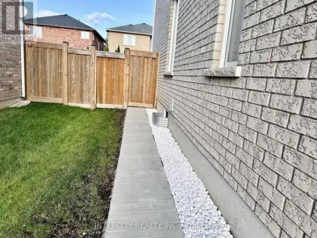 House for rent in Bradford West Gwillimbury, Ontario