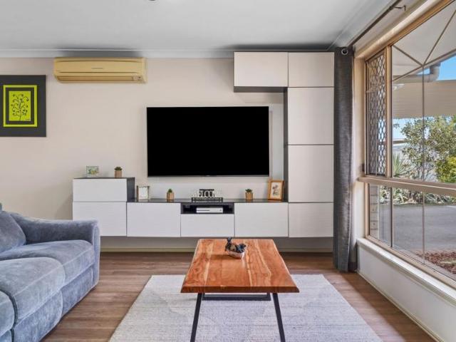 House for sale in Calamvale, Greater Brisbane