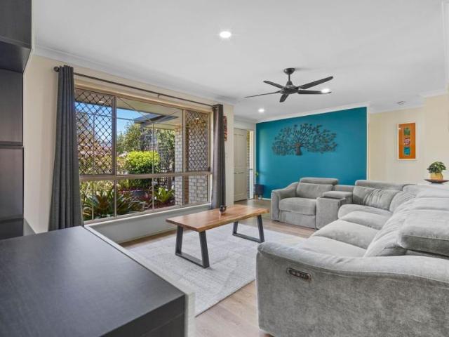 House for sale in Calamvale, Greater Brisbane