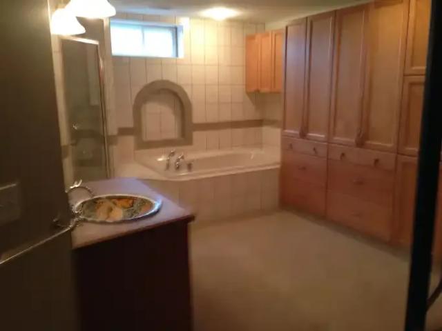 House for rent in St. Andrews Heights, Calgary