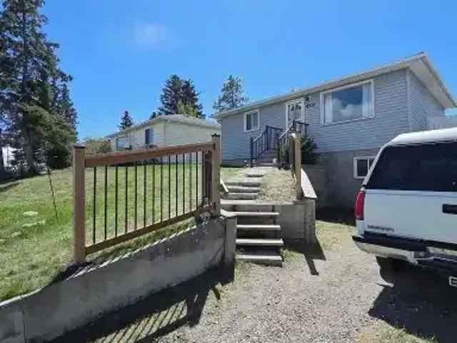 House for rent in Bowness, Calgary