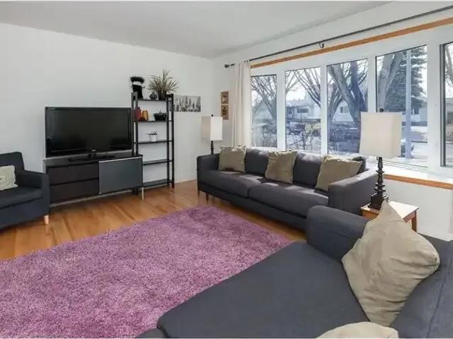 House for rent in Brentwood, Calgary