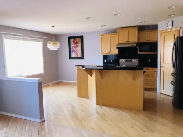 House for rent in Somerset, Calgary