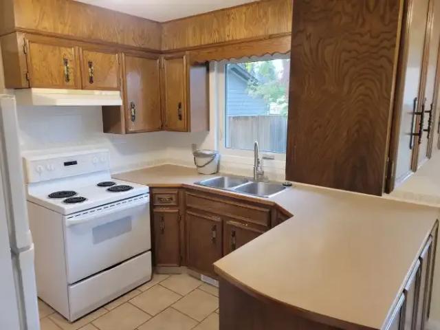 House for rent in Parkland, Calgary