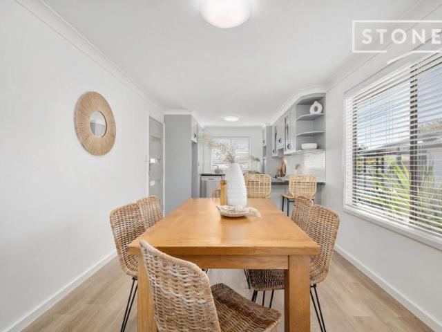 House for sale in Caves Beach, City of Lake Macquarie