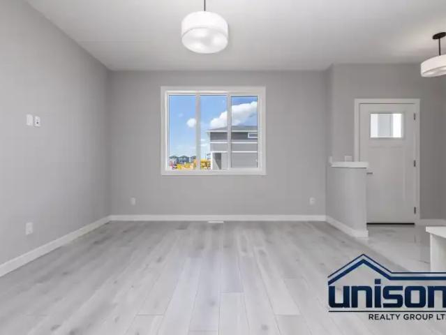 House for rent in Chelsea, Chestermere