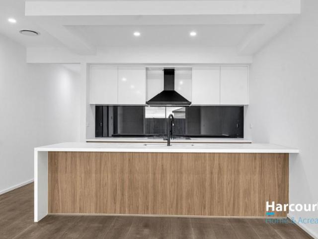 House for sale in Clyde North, Melbourne
