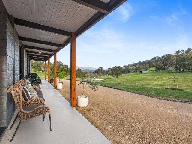 House for rent in Steels Creek, Melbourne