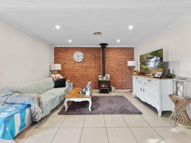 House for rent in Eagle Vale Central, Sydney