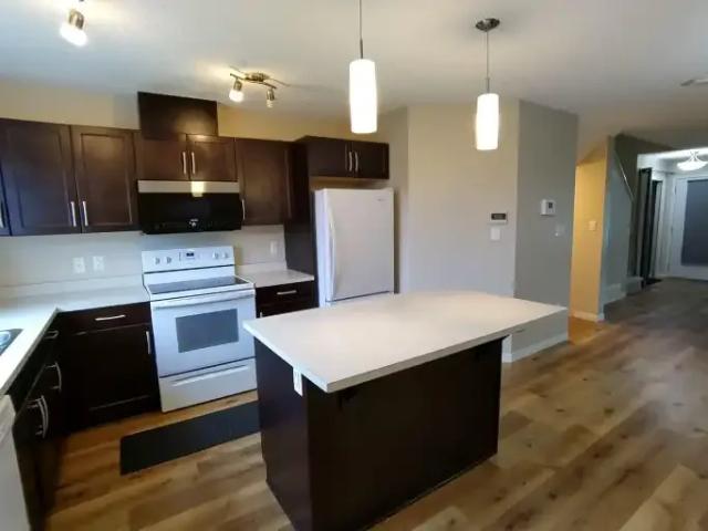 House for rent in Wedgewood, Alberta