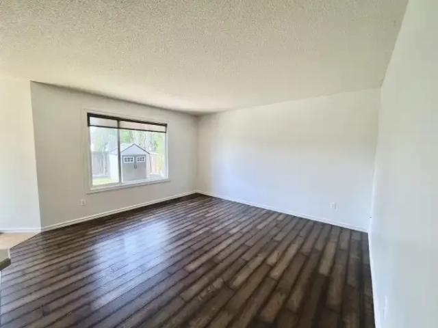 House for rent in Wedgewood, Alberta