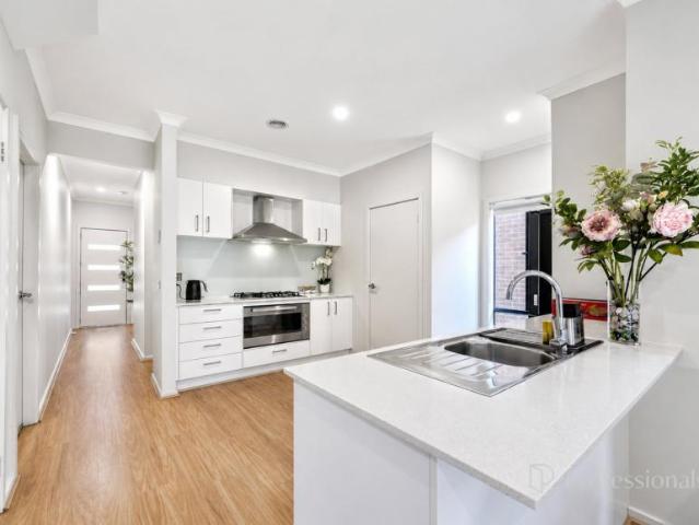 House for sale in Sienna North, Melbourne